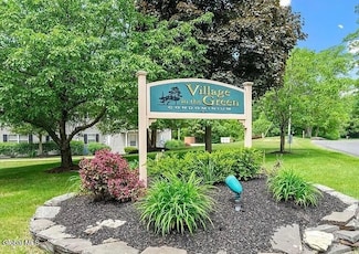 1208 Greenwich Dr, Albany, NY 12203