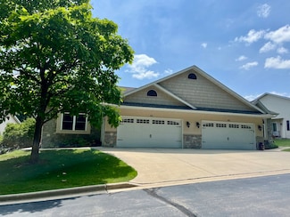 421 Nature Haven Blvd Unit 15, Kewaskum, WI 53040