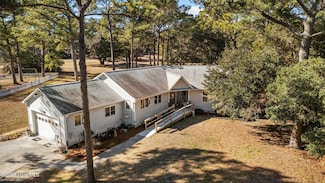 426 Star Hill Dr, Cape Carteret, NC 28584