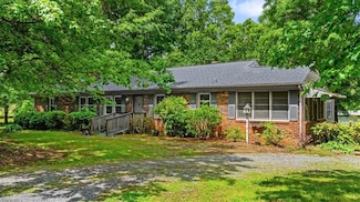2134 Keesee Rd, Whitsett, NC 27377
