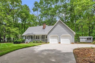 2718 Oak Hollow Dr, Asheboro, NC 27205