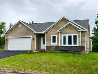 102 Edwards Falls Ln, Manlius, NY 13104