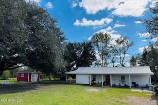 9 Rock Ln, Carriere, MS 39426