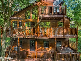 1444 S Baden Dr, Gatlinburg, TN 37738