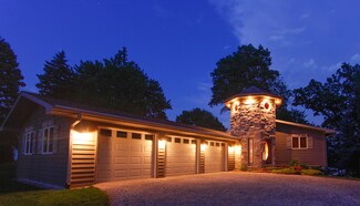 302 Holiday Dr, Somonauk, IL 60552