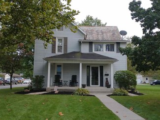 706 W Van Buren St, Berne, IN 46711