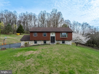 140 Fredericksville Rd, Mertztown, PA 19539