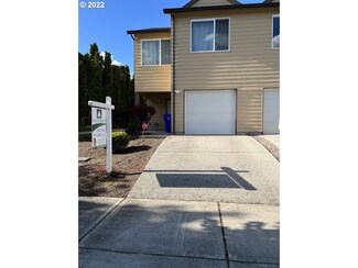 16459 NE Russell St, Portland, OR 97230