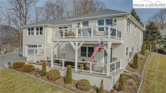 155 Golf View Ct, West Jefferson, NC 28694