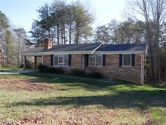 906 Fowler Rd, Walnut Cove, NC 27052