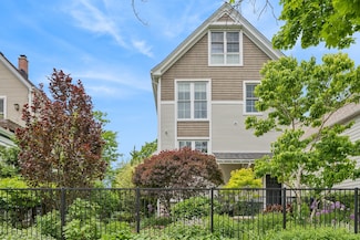 4704 N Kennicott Ave, Chicago, IL 60630