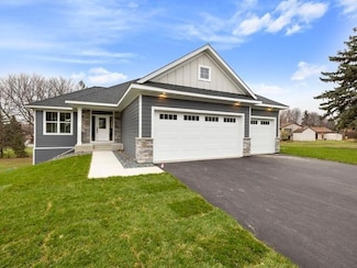 2850 60th Ct E, Inver Grove Heights, MN 55076