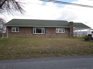 208 E Graceville Rd, Breezewood, PA 15533