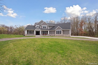 3257 Hunter Rd, Brighton, MI 48114