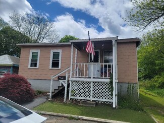 73 Gifford Ave, North Dartmouth, MA 02747