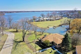 26075 W Riverview Dr, Antioch, IL 60002
