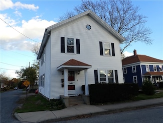 37 Columbia St, Wakefield, RI 02879
