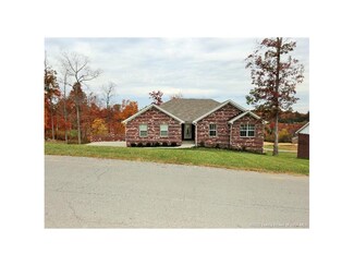 7023 Rainelle Dr, Lanesville, IN 47136