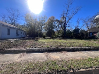602 E Newton St, Dothan, AL 36303