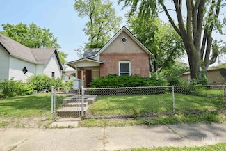 1710 S Gharkey St, Muncie, IN 47302