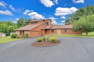 6720 Albert Rd, Roanoke, VA 24019