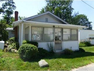 2 Lake Ave, Merrimac, MA 01860
