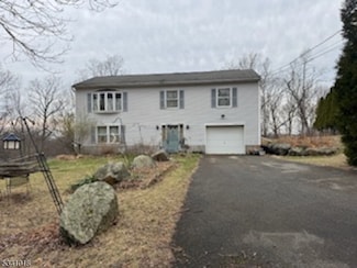 19 Crestview Ln, Hamburg, NJ 07419