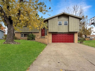 2750 Donna Dr, Perry, IA 50220