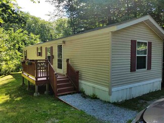 4 Woodhill Village Extension, Henniker, NH 03242