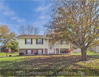 5826 Cedarwood Dr, Lewisburg, OH 45338