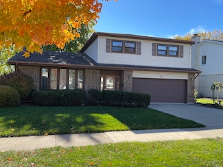 1925 E Waverly Ln, Arlington Heights, IL 60004