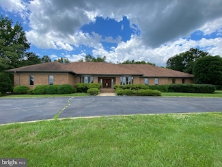 11225 N Club Dr, Fredericksburg, VA 22408