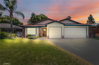 711 Crown Pointe Dr, Bakersfield, CA 93312