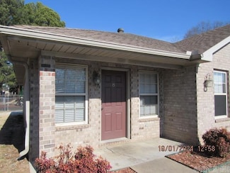 720 E German Ln, Conway, AR 72032