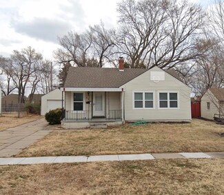 820 N Ridgewood Dr, Wichita, KS 67208
