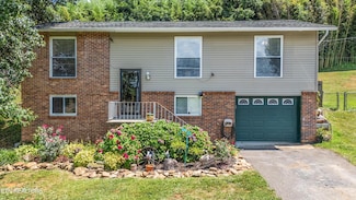 736 Taylor Rd, Knoxville, TN 37920