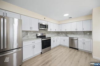 62 Edgewater Place Unit 1, Edgewater, NJ 07020