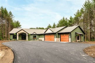 6745 S Lowes Creek Rd, Eau Claire, WI 54701