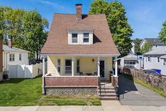 61 Como Rd, Hyde Park, MA 02136