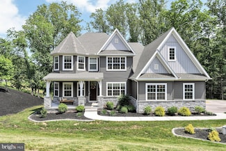 5135 Mountain Ridge Ln, Harrisburg, PA 17112