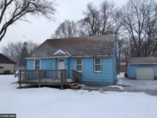 139 E 6th St, Randall, MN 56475