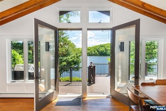 69 W Shore Rd, Bloomingdale, NJ 07403