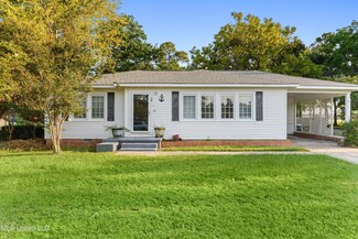 28 E Park St, Gulfport, MS 39507
