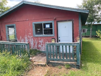 62 Guinevere Dr, Bay City, TX 77414