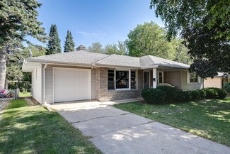 1312 Smith Ave S, Saint Paul, MN 55118