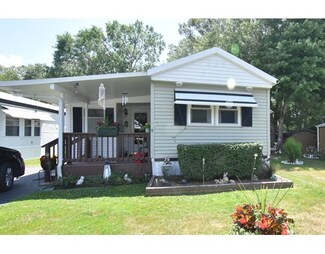 9 Clems Way, Acushnet, MA 02743