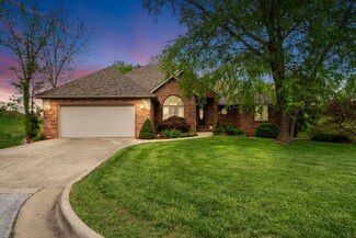 1963 E Burntwood Dr, Springfield, MO 65803