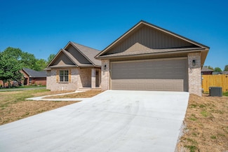 103 Wolfrun Ln, Hot Springs, AR 71913