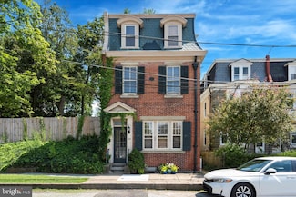 124 E Chestnut Hill Ave, Philadelphia, PA 19118