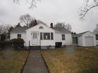 60 Fountain Ave, Cranston, RI 02920